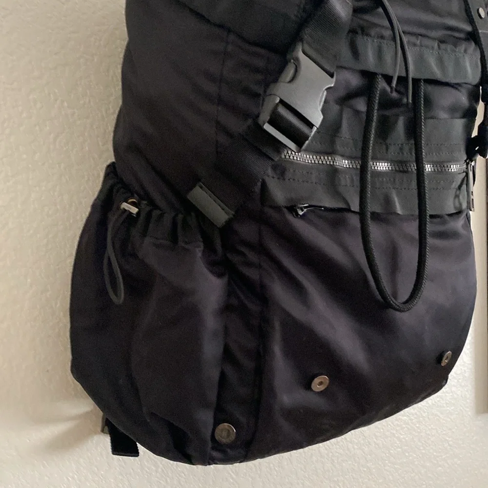 LULULEMON Travelling Yogini Rucksack Large Black Backpack